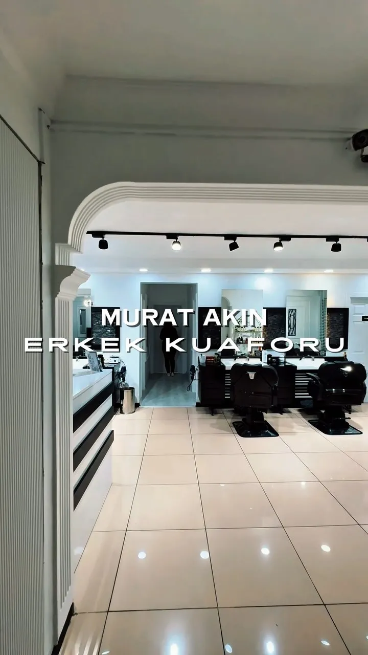 Tarzınızı en iyi şekilde yansıtmanız için buradayız! ✂️💇♂️ Murat Akın Erkek Kuaförü olarak sadece saç kesimiyle değil,