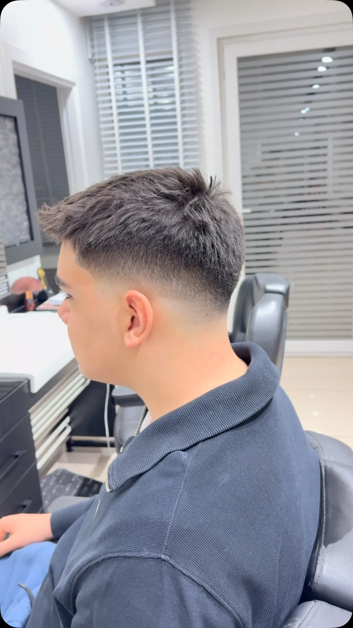 #esenkentbahçeşehir #fyp #kuaför #berber Saç ve sanatın çarpıştığı yer💈